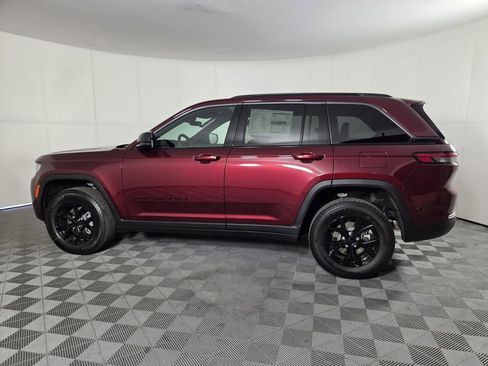 New 2026 Jeep Grand Cherokee Altitude image 6
