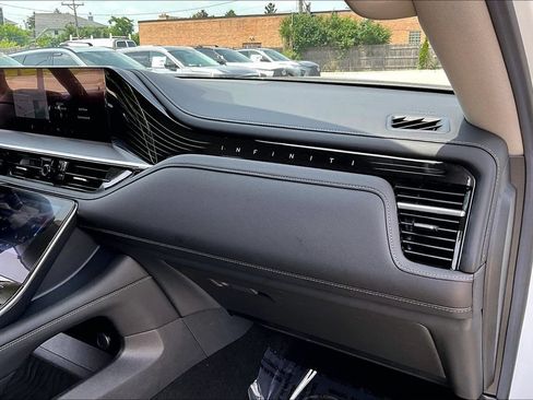 Certified 2025 INFINITI QX80 Luxe AWD/4WD image 26