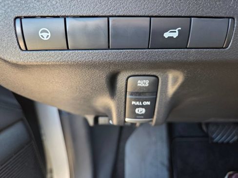 Used 2025 Nissan Murano SV AWD/4WD image 12