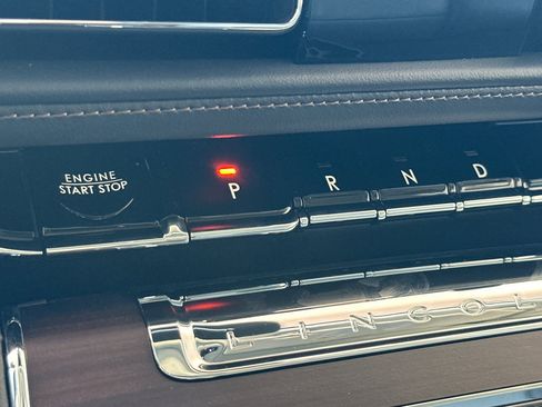 New 2025 Lincoln Aviator Reserve w/ Luxury Package image 20