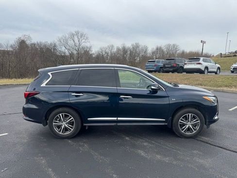 Used 2018 INFINITI QX60 Base w/ Premium Plus Package image 2