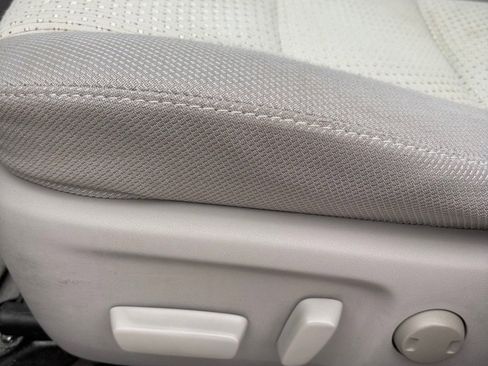 Used 2014 Toyota Camry XLE image 10