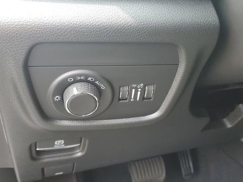 New 2025 Jeep Grand Cherokee L Altitude image 24