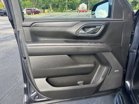 Used 2023 Chevrolet Suburban RST w/ Luxury Package image 9