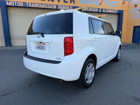 Used 2010 Scion xB FWD image 6