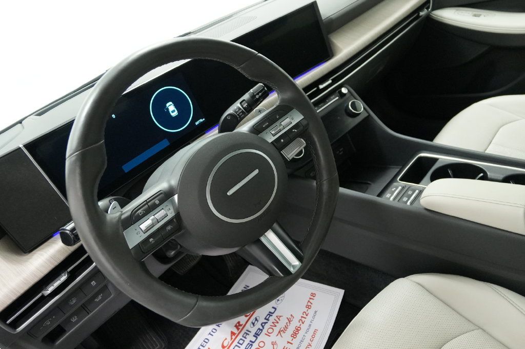 Used 2025 Hyundai Sonata Limited FWD image 13