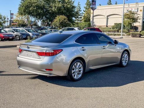 Used 2015 Lexus ES 300h w/ Navigation System Package FWD image 5