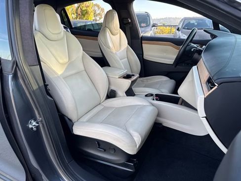 Used 2019 Tesla Model X Long Range image 27
