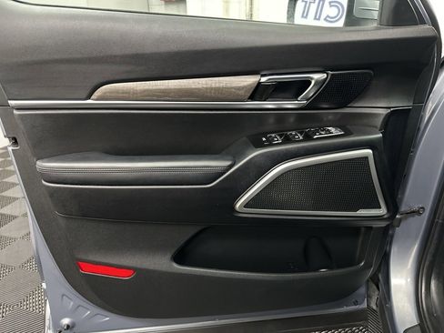 Used 2022 Kia Telluride EX w/ EX Premium Package image 19