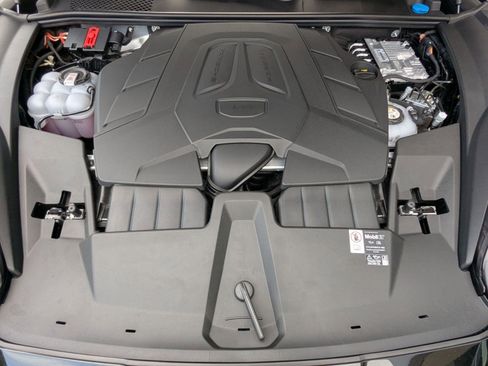 New 2025 Porsche Cayenne E-Hybrid image 28