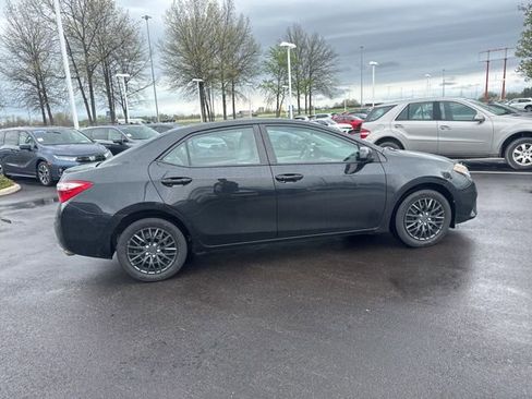 Used 2014 Toyota Corolla LE image 9