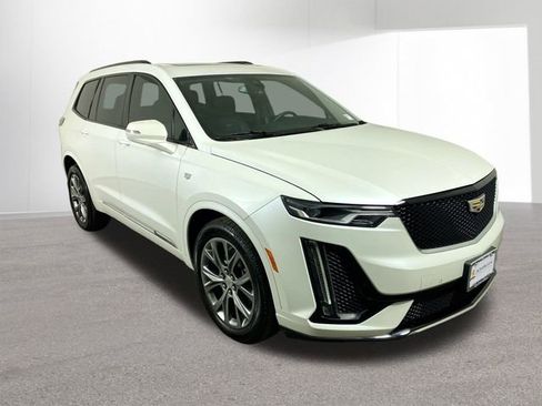 Used 2020 Cadillac XT6 Sport image 3