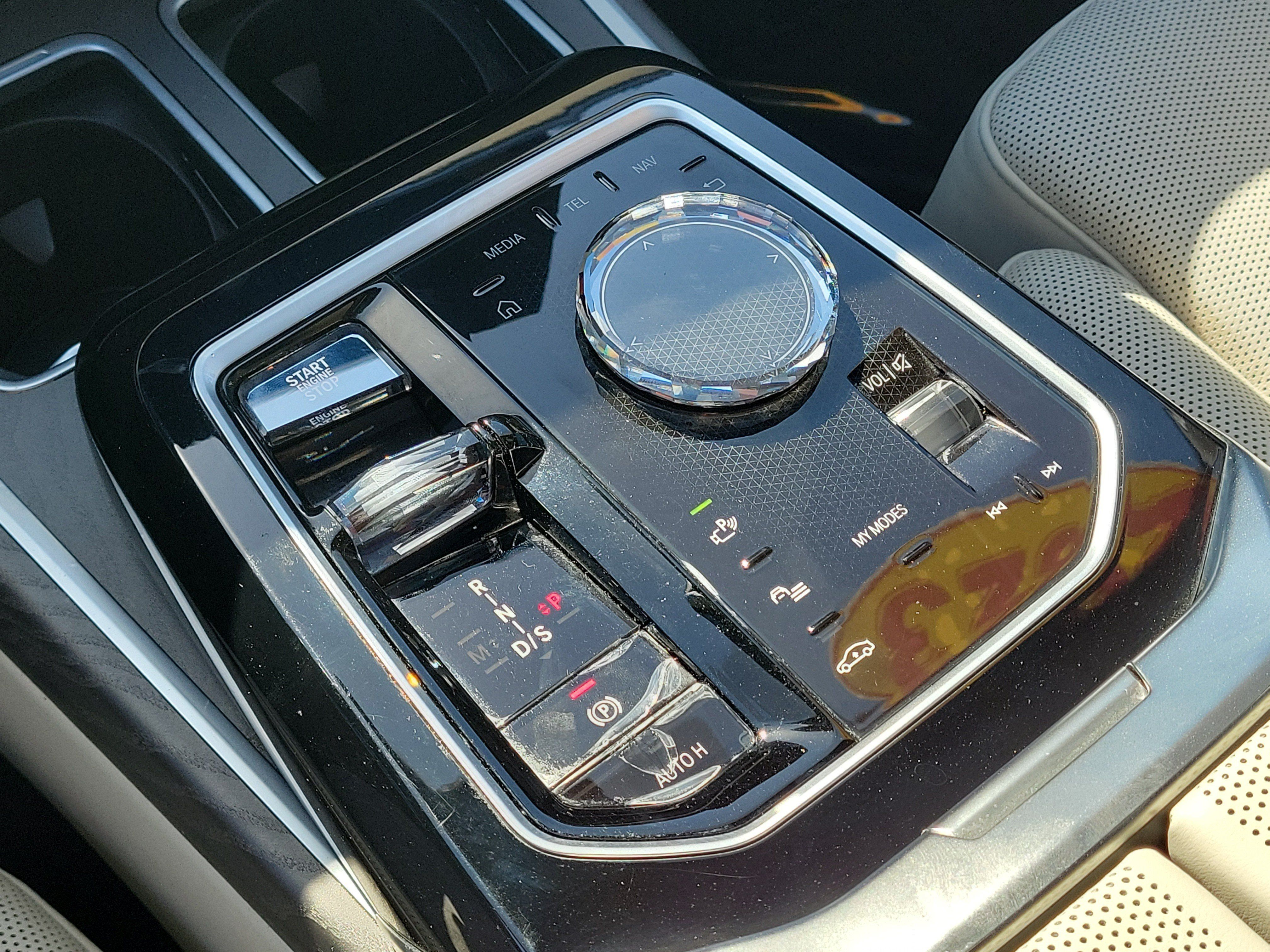 Used 2023 BMW 740i RWD image 26