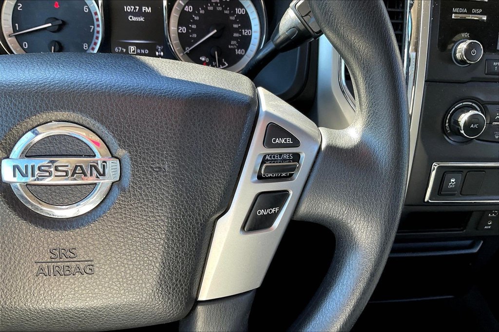 Used 2018 Nissan Titan SV AWD/4WD image 13