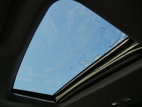 Used 2019 Chevrolet Silverado 1500 High Country image 29