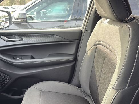 New 2025 Jeep Grand Cherokee Laredo X image 21