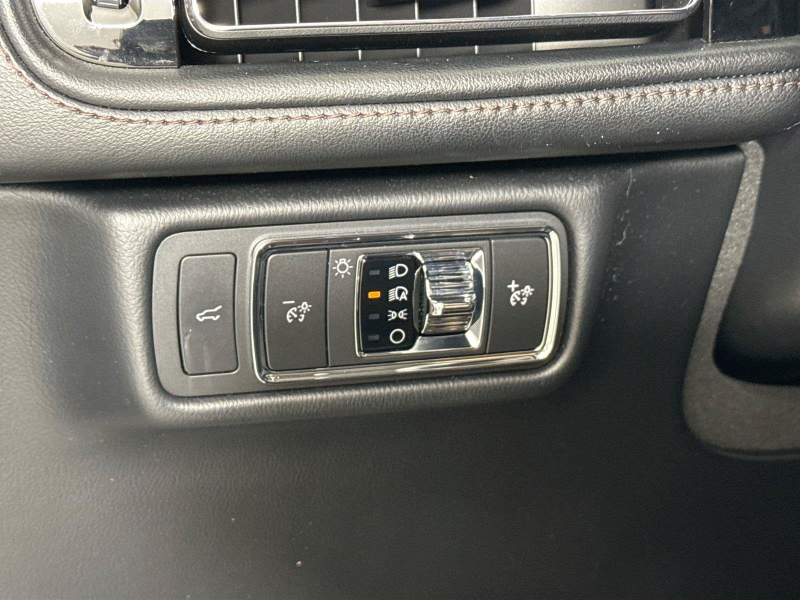 Used 2022 Lincoln Aviator Reserve AWD/4WD image 16