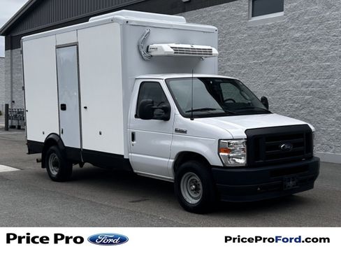 Used 2023 Ford E-350 and Econoline 350 Super Duty w/ Power Windows & Locks Group RWD image 1