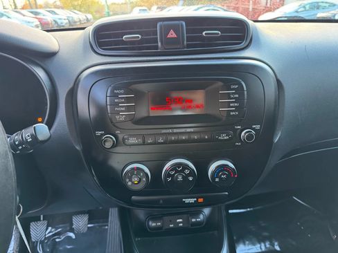 Used 2016 Kia Soul FWD image 15