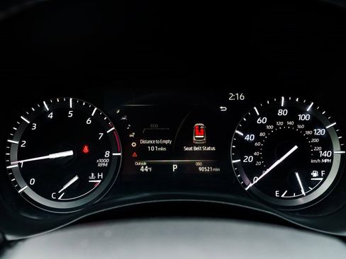 Used 2020 Toyota Highlander XLE image 16