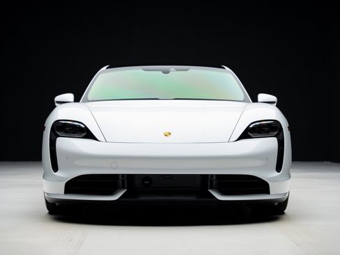 Used 2021 Porsche Taycan Turbo w/ Premium Package image 7