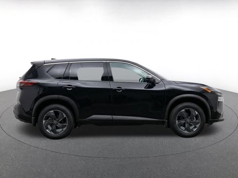 Used 2025 Nissan Rogue SV AWD/4WD image 14