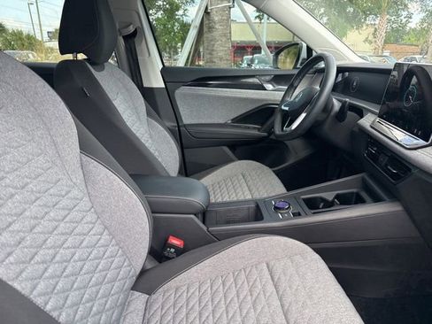 Used 2025 Volkswagen Tiguan S FWD image 13
