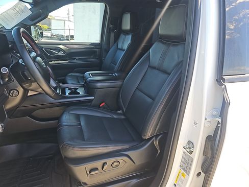 Used 2024 Chevrolet Suburban RST w/ Luxury Package AWD/4WD image 15