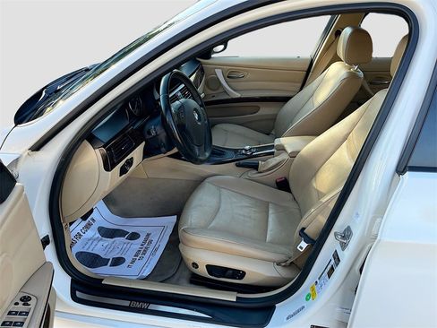 Used 2011 BMW 328i Sedan w/ Premium Pkg image 21