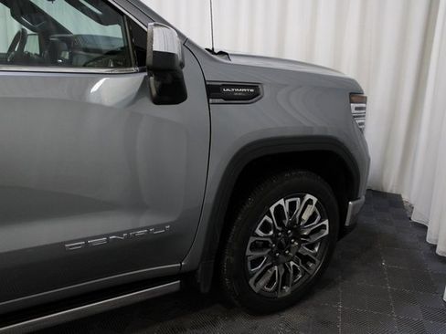 Used 2025 GMC Sierra 1500 Denali Ultimate image 11