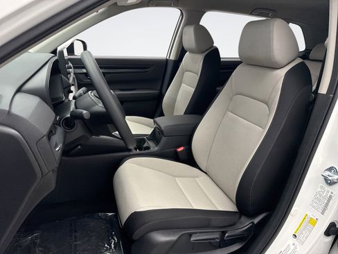 Used 2025 Honda CR-V LX image 11