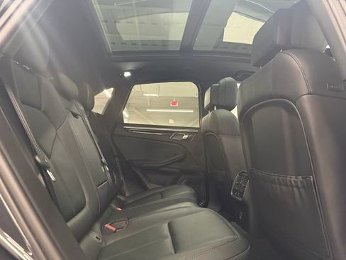 Certified 2023 Porsche Macan S AWD/4WD image 30