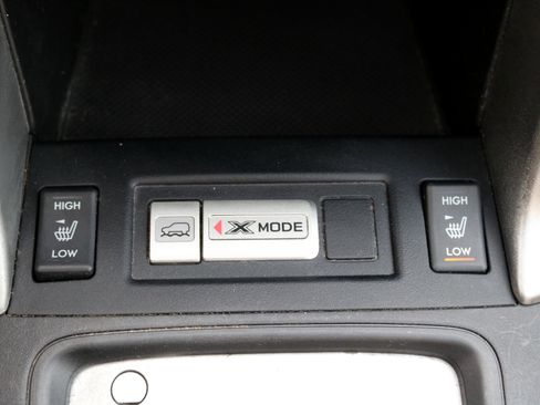 Used 2014 Subaru Forester 2.5i Limited image 22