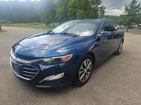 Used 2019 Chevrolet Malibu LT FWD image 12