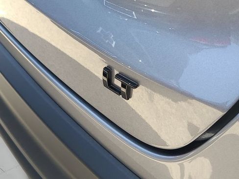 New 2026 Chevrolet Trax LT w/ Midnight Edition FWD image 31