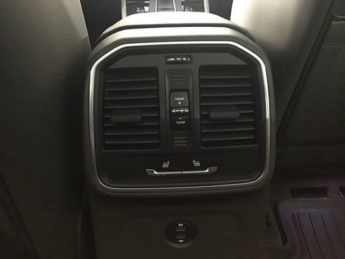 Certified 2026 Porsche Macan AWD/4WD image 27