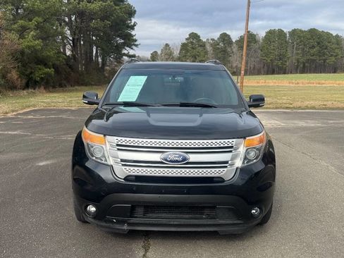 Used 2013 Ford Explorer XLT image 3