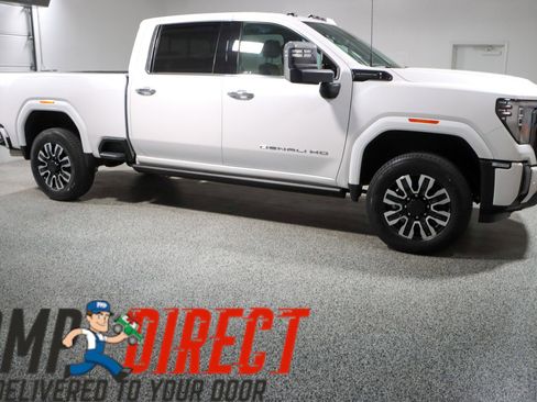 Used 2024 GMC Sierra 2500 Denali Ultimate AWD/4WD image 6