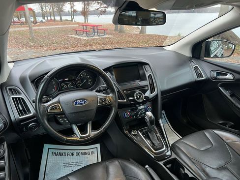 Used 2016 Ford Focus Titanium w/ Titanium Technology Package FWD image 11