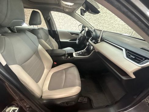 Used 2022 Toyota RAV4 Limited AWD/4WD image 12
