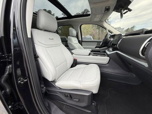 Used 2025 Ford Expedition Max Platinum image 12