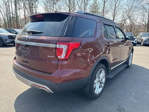 Used 2016 Ford Explorer XLT w/ Equipment Group 202A image 5