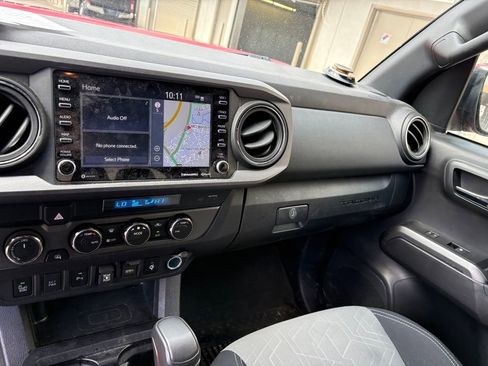 Used 2023 Toyota Tacoma TRD Off-Road w/ Technology Package AWD/4WD image 21