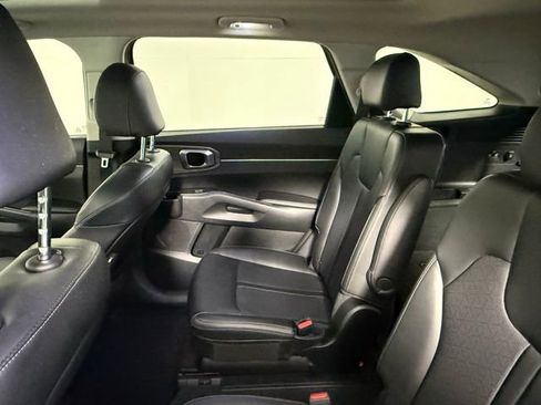 Used 2021 Kia Sorento EX w/ Panoramic Sunroof Package image 35