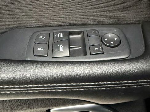 Used 2016 Dodge Challenger SXT RWD image 18