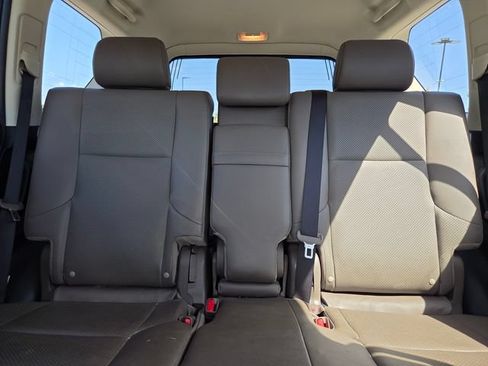 Used 2023 Lexus GX 460 Luxury w/ Accessory Package AWD/4WD image 11