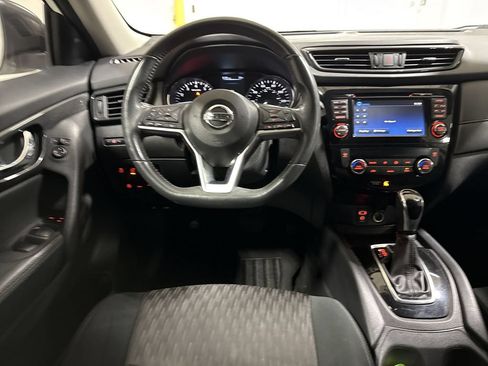 Used 2017 Nissan Rogue SV w/ SV Premium Package AWD/4WD image 11