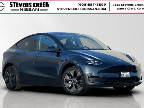 Used 2025 Tesla Model Y Long Range image 1