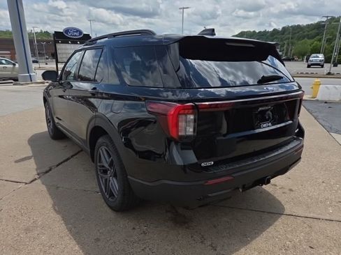 New 2026 Ford Explorer ST-Line w/ ST-Line Street Pack AWD/4WD image 5
