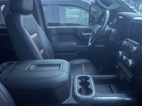 Used 2022 GMC Sierra 2500 AT4 image 4